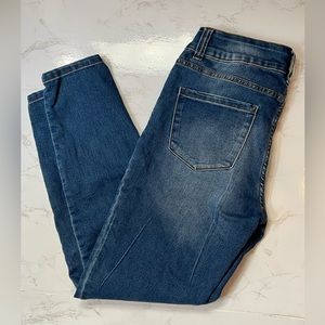 Tahari women’s double button skinny jeans, size 6/28